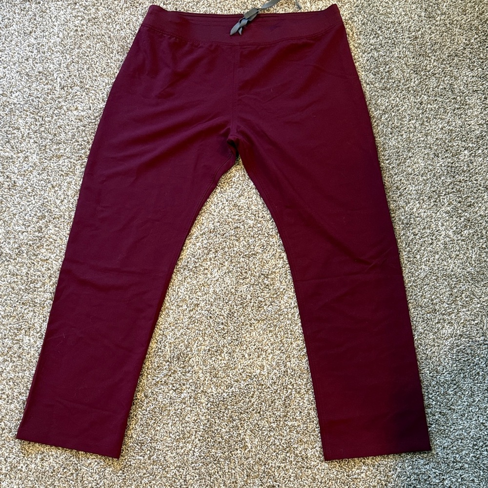 Figs Women's burgandy XLT